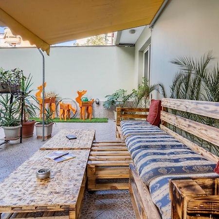 Hostel Nena Semi Тирана Екстериор снимка