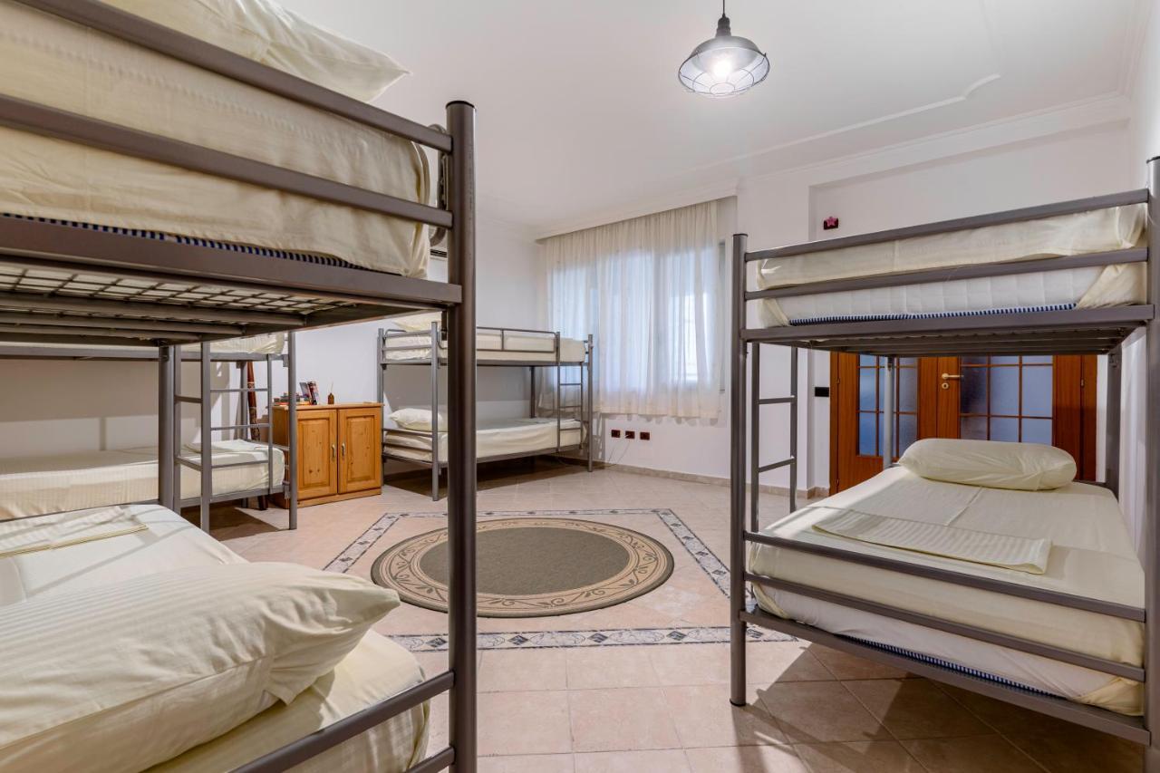 Hostel Nena Semi Тирана Екстериор снимка