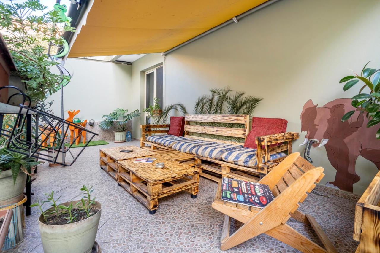 Hostel Nena Semi Тирана Екстериор снимка
