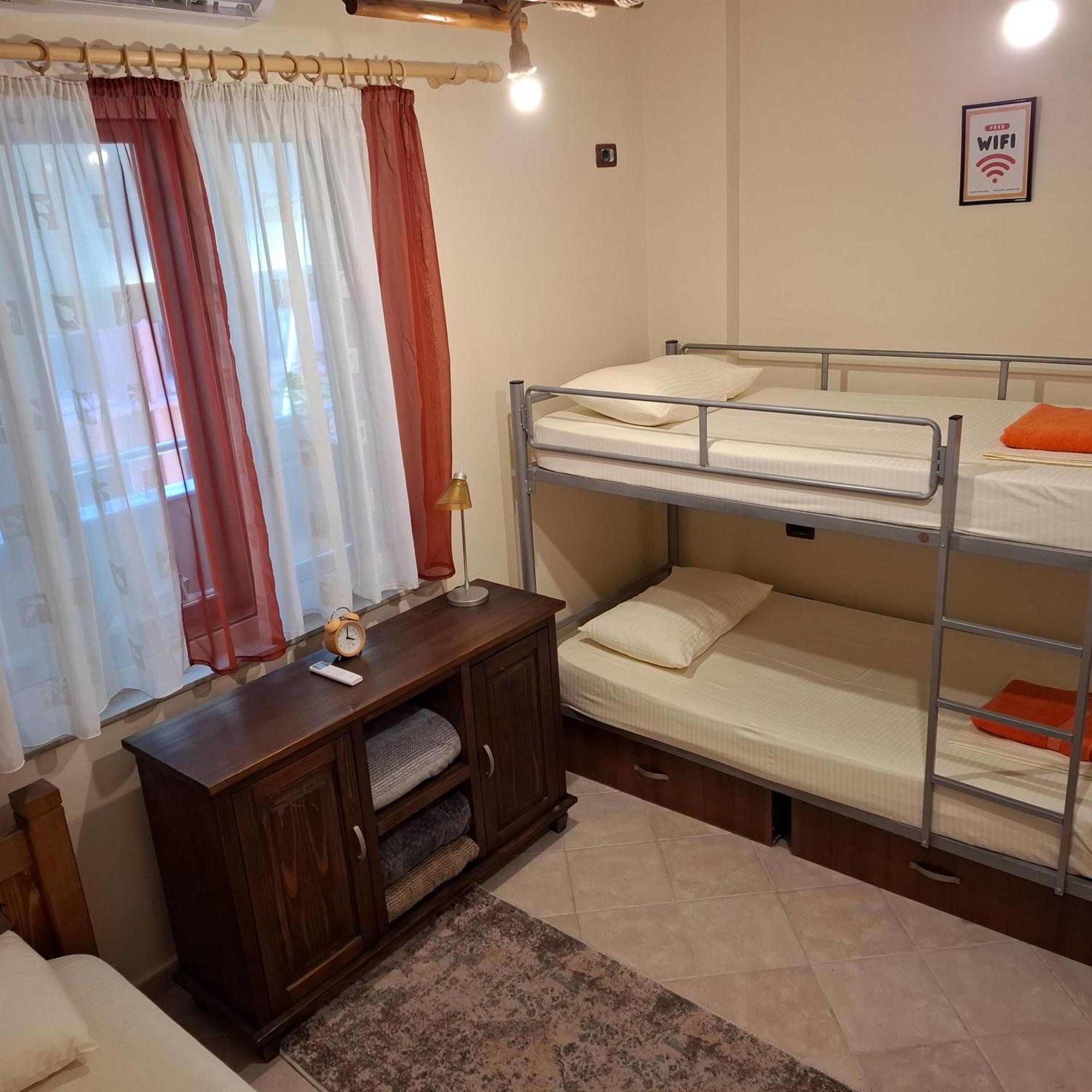 Hostel Nena Semi Тирана Екстериор снимка