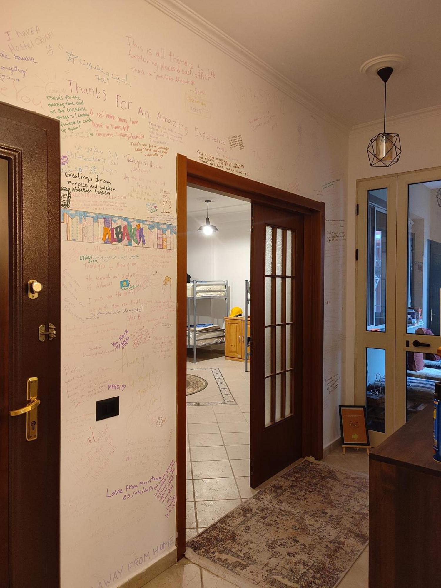 Hostel Nena Semi Тирана Екстериор снимка